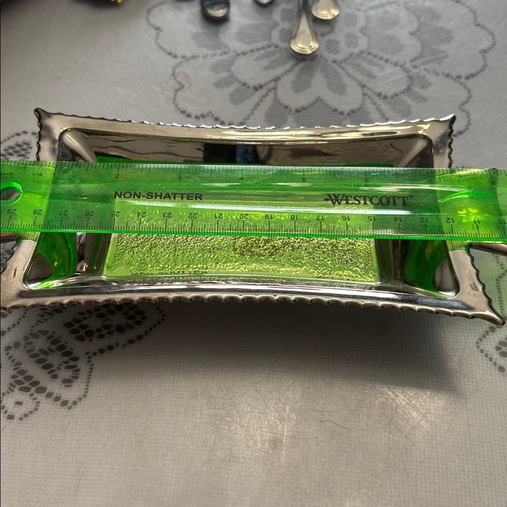 1920’s era dotted glass butter dish - Picture 5 of 6